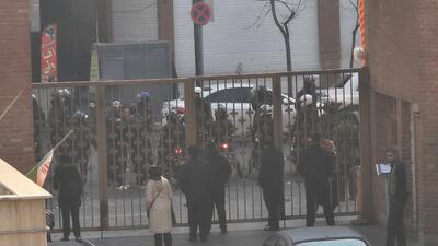 ماجرای گاز اشک‌آور در بیمارستان سینا چه بود؟ + ویدئو