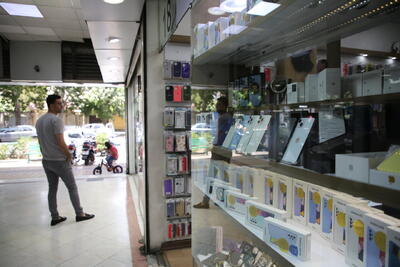 کاهش واردات موبایل به روایت آمار