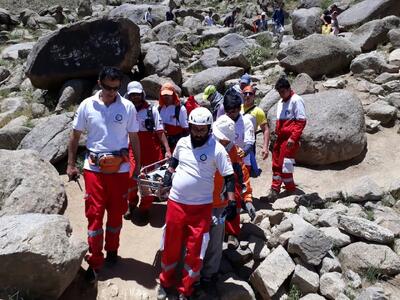  نجات کوهنورد مصدوم در ارتفاعات کوه جایین شهرستان حاجی‌آباد