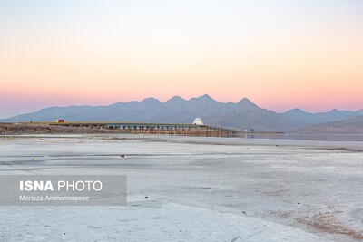 دریاچه ارومیه در آستانه تبدیل شدن به کویر باتلاقی/رسوبات نمکی شمال به ۳ متر رسید