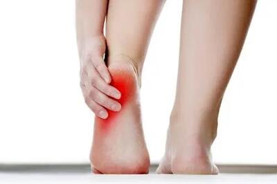  علت سوزش بی دلیل پوست پا و دست ها چیست؟