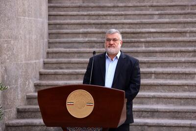 اظهارات مهم استاندار تهران درباره اعتراضات کسبه بازار؛ پزشکیان شخصا با نمایندگان بازار معتمدین و اتاق اصناف و بازرگانی جلسه برگزار کرده است