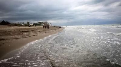 سقوط شتابان تراز آب خزر؛ کاهش زادآوری ماهیان و محدودیت فعالیت بنادر - مردم سالاری آنلاین