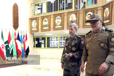 حضور فرمانده کل ارتش در دافوس ارتش