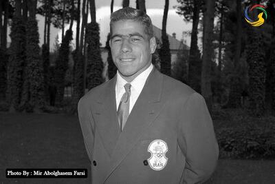 تونل زمان| خداحافظی با بزرگ‌مردی که کنار مردم بود/ سوپراستار سینما: در آن روز هیچ‌کس به من توجه نکرد - پارس فوتبال