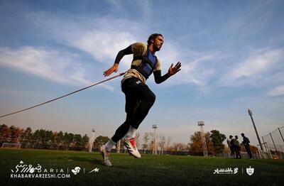 لایک هافبک شوتزن به پرسپولیس +عکس - پارس فوتبال