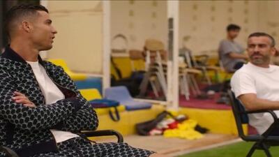 ویدیو| رونالدو در حال تماشای بازی پسرش - پارس فوتبال