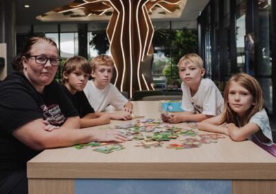 وضعیت بحرانی نیمی از خانواده‌های کم‌درآمد در استرالیا، برای تأمین ملزومات تحصیل فرزندانشان