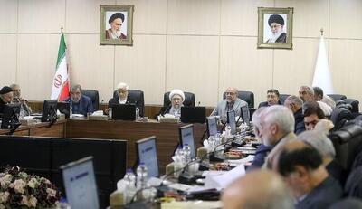  رئیس مجمع تشخیص مصلحت نظام: باید با تمهیداتی مانع بروز فشار به معیشت مردم شد