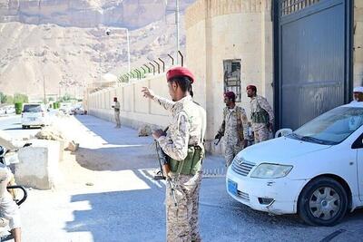 فرماندهان نظامی از سوی استاندار حضرموت یمن برکنار شدند