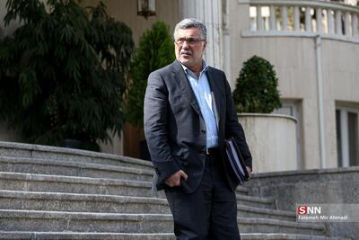 ظفرقندی: فعلا ارز ترجیحی دارو حذف نمی‌شود /  داخل بیمارستان سینا گاز اشک‌آور زده نشده است + فیلم