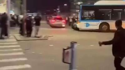  حمله یک اتوبوس به معترضان به خدمت اجباری یهودیان ارتدکس در ارتش اسرائیل در بیت‌المقدس