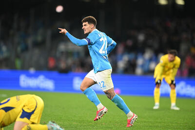 ناپولی 2-2 هلاس ورونا؛ فرار لحظه‌آخری کونته از یک شکست غیرمنتظره