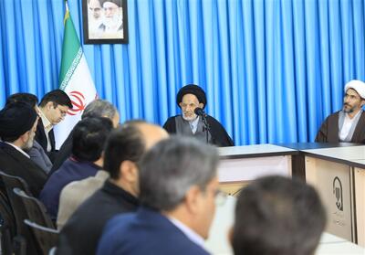 دانشگاه‌ها باید علم و ایمان را توأمان به خدمت جامعه درآورند - تسنیم