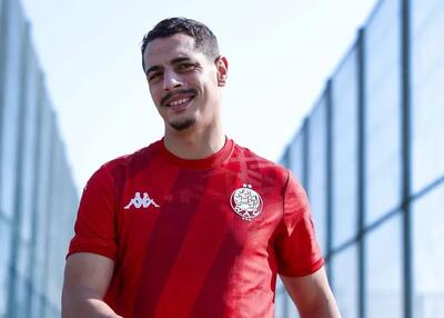 سنگ تمام ویداد در استقبال از مهاجم سابق سپاهان