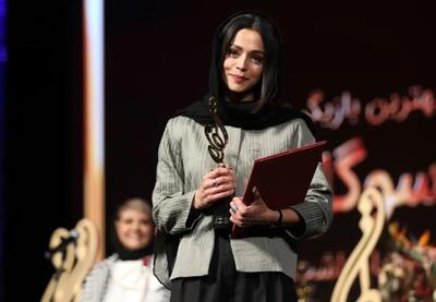  عکس ها ی ستاره ها و جوایزشان در مراسم تندیس حافظ