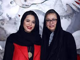  عکس ها/ نگاهی خانه باغ سرسبز ملیکا شریفی نیا / سفره دلچسب با کوکوسبزی در ایوان حیاط پر درخت