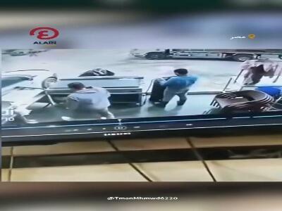  اقدام شجاعانه جوان مصری برای جلوگیری از آتش‌سوزی