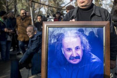 مراسم خاکسپاری سعید پیردوست با حضور هنرمندان (+عکس)