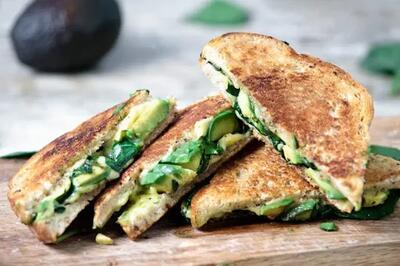  طرز تهیه تست اسفناج و پنیر ، شام سبک و فوری
