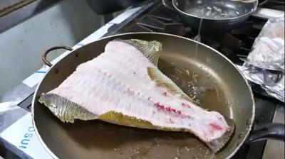  طرز تهیه دو غذای خیابانی با کفشک ماهی در سئول کره جنوبی