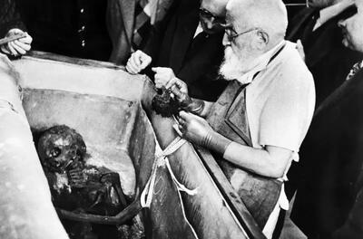  این مرد ادعا می‌ کند پسر آخرین پادشاه فرانسه است