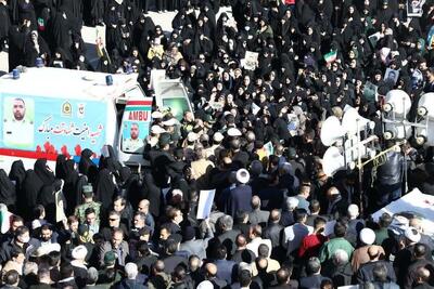  مراسم تشییع باشکوه شهید مدافع امنیت درایلام برگزارشد