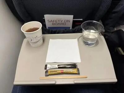  آبی که در هواپیما می‌نوشید، چقدر سالم است؟