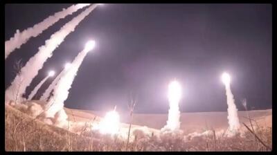 ببینید/ شمخانی: اراده و تصمیم به زدن پایگاه آمریکایی یک اعتبار بزرگیه/ مگه تاحالا کسی به آمریکا حمله کرده !؟/ تولید قدرت یعنی از توان‌ تولید سیم خاردار برسیم به در دسترس قرار دادن موشکی تل‌آویو در چند دقیقه