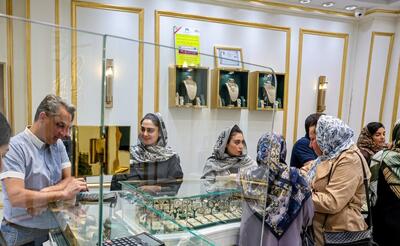 قیمت طلا و سکه، امروز ۱۸ دی ۱۴۰۴ / طلای ۱۸ عیار ۱۵ میلیون و ۹۴۷ هزار، سکه امامی ۱۶۳ میلیون و ۹۵۰ هزار تومان