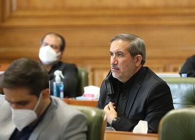 امانی، عضو شورای شهر تهران: یکی از اعضای شورا، سوال از شهردار را کارشکنی می‌داند / از نظر ایشان شهردار تهران در هاله‌ای از تقدس و معصومیت قرار دارد / در طول این ۵ سال یک بار هم تذکری به شهرداری داده‌اند یا هر بار میکرفونشان روشن شده، تمجید و تحسین کرده‌اند؟ / مایه تأسف است که یک روحانی تقوای کلام و گفتار را رعایت نمی‌کند