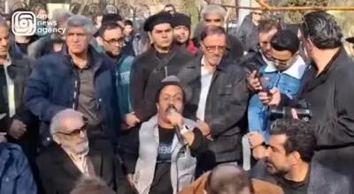  ببینید| اعتراض شدید امید علیمردانی به غیبت مهران مدیری و سیامک انصاری در مراسم تشییع سعید پیردوست