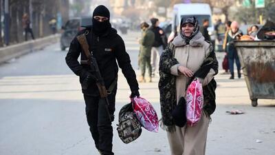 تصاویر؛ خروج هزاران غیرنظامی در پی تشدید درگیری‌ها در حلب