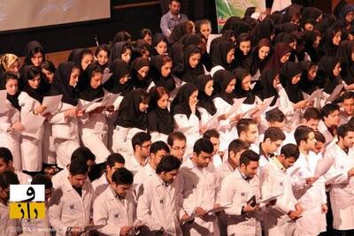  رئیس‌ کل سازمان نظام پزشکی: کمبود پزشک نداریم | ظرفیت پذیرش دانشجو باید به روال قبل بازگردد