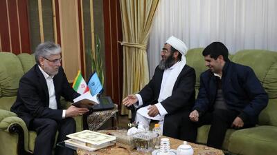 ملاقات وزیر علوم با پدر امیرمحمد خالقی پس از بخشش قاتل/ مدرسه‌ای به نام او در روستای خودش ساخته می‌شود