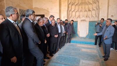  بازدید وزیر میراث از بقعه سلطان و مسجد بندرآباد در استان یزد