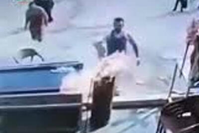 ببیمید | اقدام دیدنی یک جوان مصری برای جلوگیری از فاجعه!