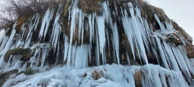 ببینید | آبشار برفی چال‌مگس در دارآباد تهران