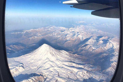 ببینید | تصاویر دیده نشده از تصویربرداری و عکسبرداری انگلیسی‌ها از قله دماوند از درون هواپیما