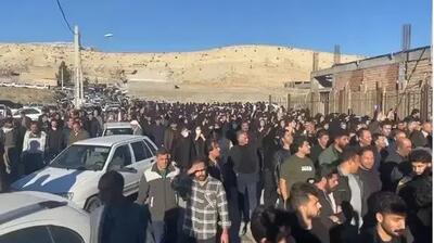  توصیه کیهان به برخورد شدید با معترضان: پیاده‌نظام اجیر شده با دلارهای کثیف به خیابان گسیل شده‌اند