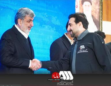 مدیرعامل گل گهر نشان‌ افتخار مدرسه‌سازی گرفت