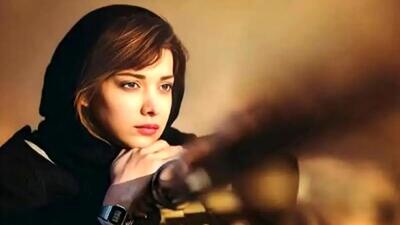 فیلم / روشنک گرامی روی زمین نشست / دخترم اما بلد نیستم کفش پاشه بلند بپوشم / توی جشن عکاس ها کم آوردم نشستم روی زمین