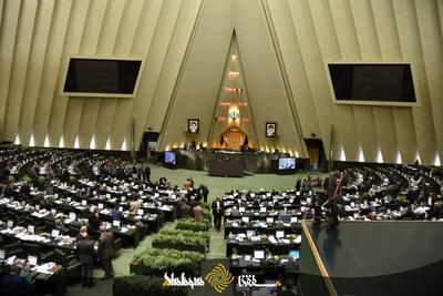 سخنگوی کمیسیون اقتصادی مجلس در گفت وگو با شفقنا: تصمیماتی مانند حذف ارز ترجیحی نباید به صورت ناگهانی صورت گیرد/ در حال حاضر امکان برداشت از صندوق توسعه ملی وجود ندارد