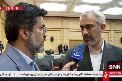 وزیر اقتصاد: مدیرانی که از عرصه ارز در بازار تخطی کنند ظرف یک روز عزل می‌شوند، دیروز نیز یک مدیر به همین خاطر عزل شد