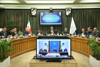 نشست وبیناری رئیس‌جمهور با استانداران برای اجرای طرح جامع حمایت معیشتی و امنیت غذایی (۱۸ دی ۱۴۰۴)