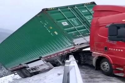 معماری طبیعت؛ زور شیب دره بیشتر بود کانکس تریلی رو دزدید