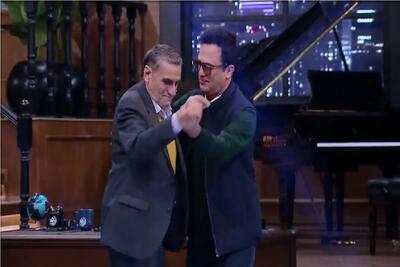 سکانس شاد/ناجی مجردی رفته آلمان از خودش بیخود شده/آهنگی میگه ناقلا مارو هم میبردی