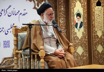 نماز نماد عقلانیت و محور اقتدار جامعه است - تسنیم