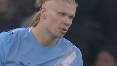 موقعیت سوزی عجیب هالند مقابل دروازه!