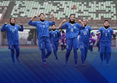 ... و حالا زنان استقلال در لیگ برتر فوتبال